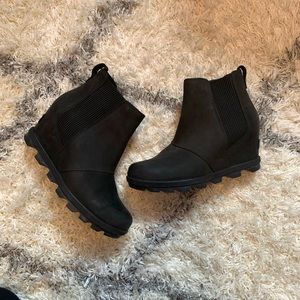 WOMEN'S JOAN OF ARCTIC™ WEDGE II CHELSEA BOOTIE